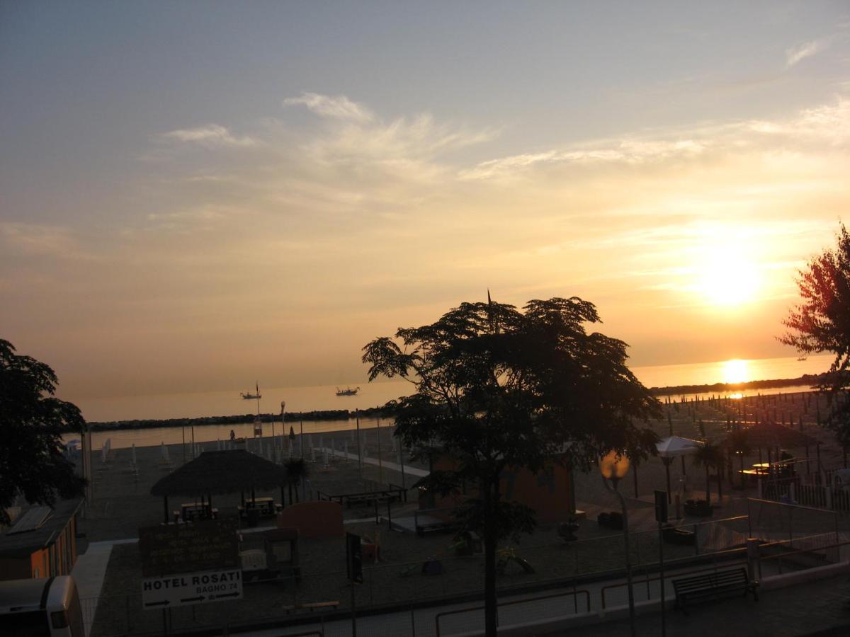 Hotel Rosati Rimini Buitenkant foto