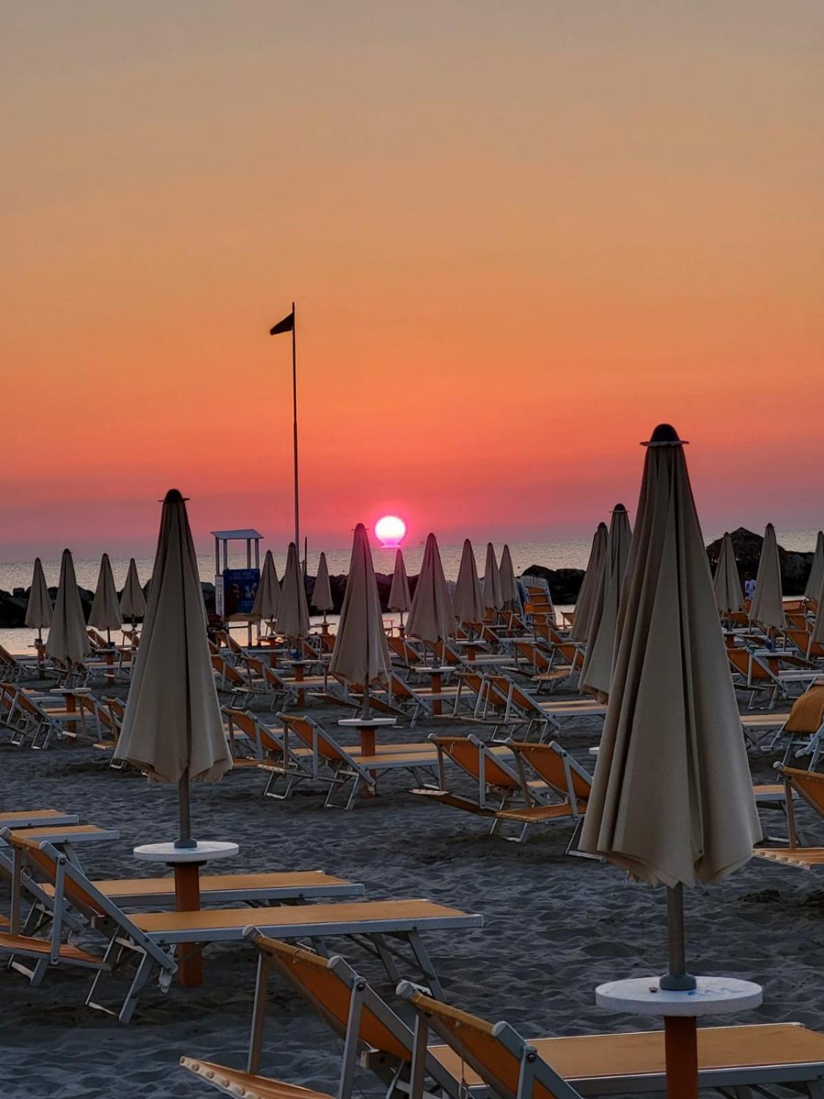 Hotel Rosati Rimini Buitenkant foto