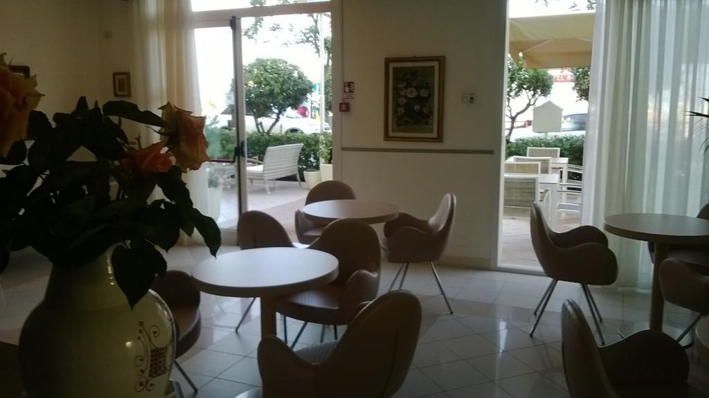 Hotel Rosati Rimini Buitenkant foto